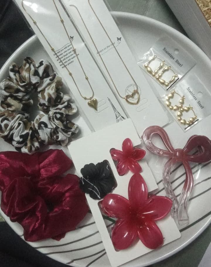 Red Crush Hamper🎀