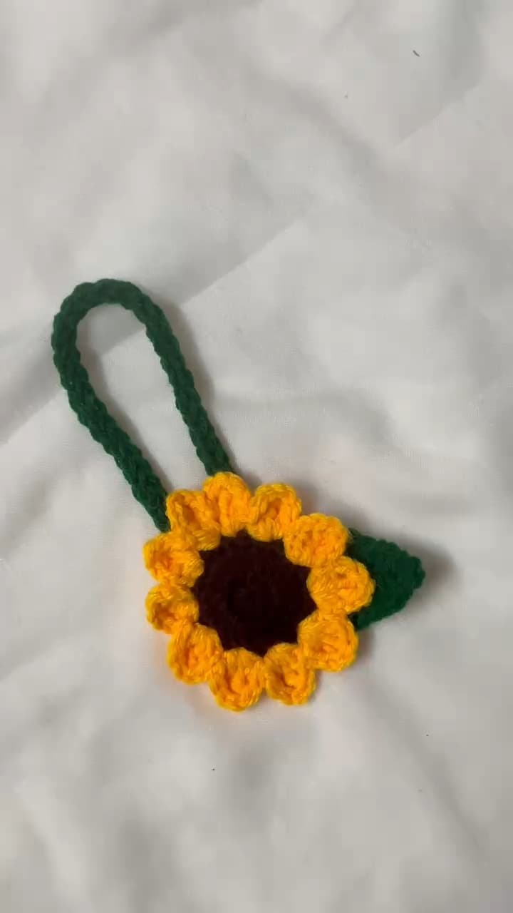crochet sunflower bag charm 🌻✨️